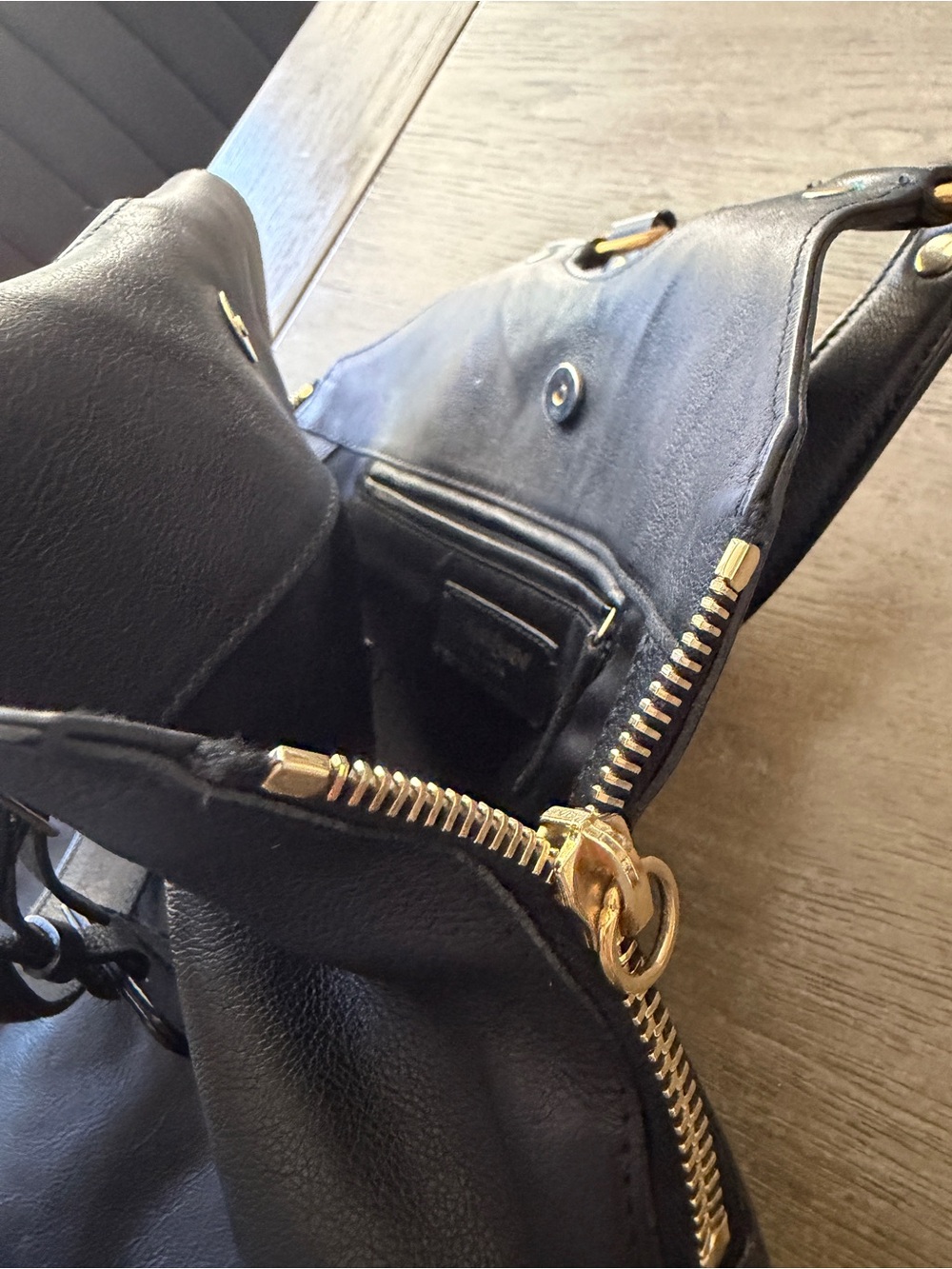 Authentic YSL Black Leather bag with Gold Hardware - Picture 5 of 5